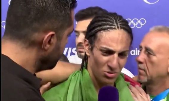 Imane Khelif sempat menangis dan meneriakkan Allahu Akbar usai melakoni laga perempat final cabor tinju wanita kelas 66kg Olimpiade Paris 2024 yang dihelat, Sabtu (3/8/2024)