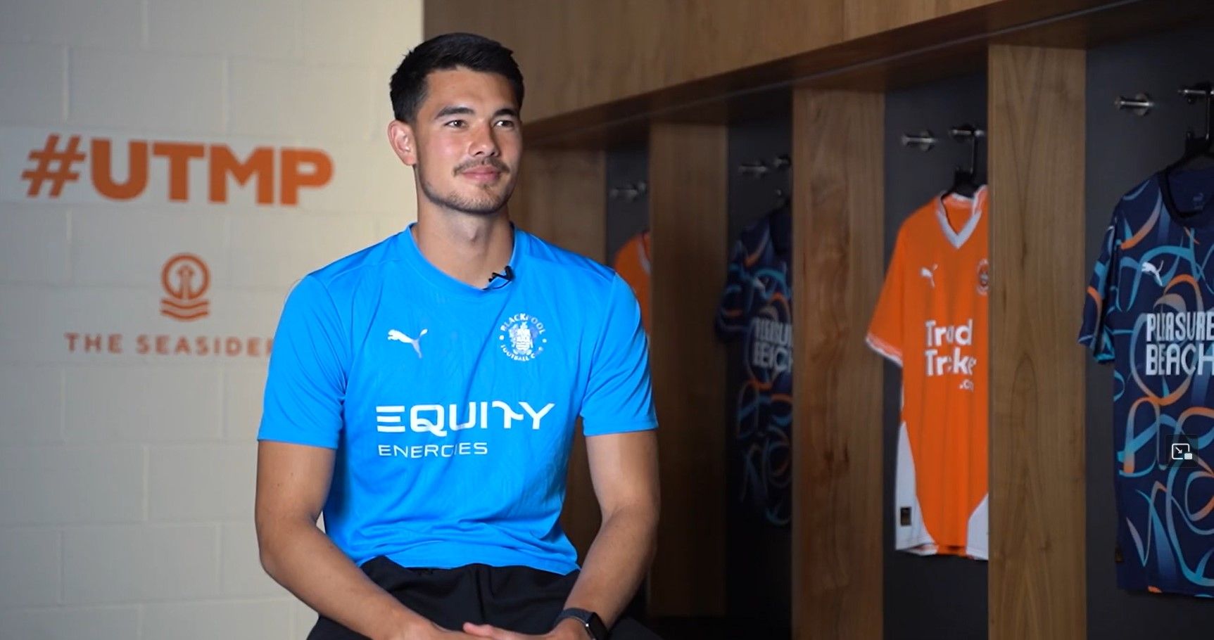 Elkan Baggott telah resmi menjadi pemain Blackpool untuk musim 2024/2025 mendatang sebagai pinjaman dari Ipswich Town.