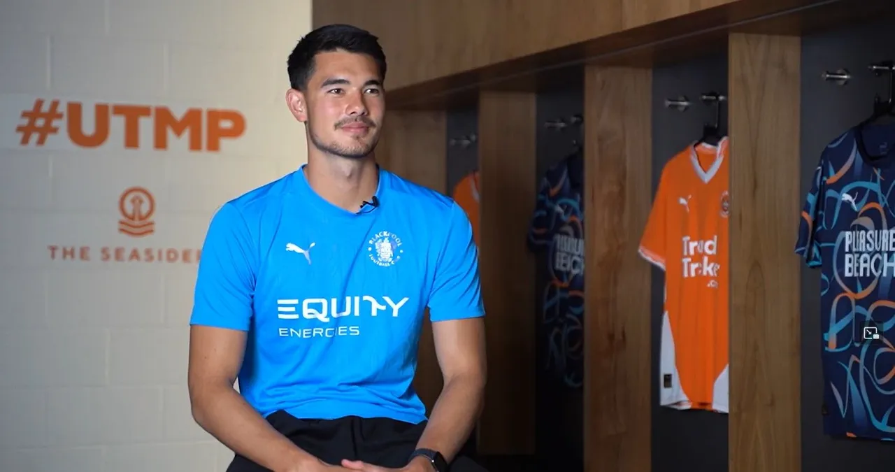 Resmi! Ini Nomor Punggung Elkan Baggott di Blackpool FC