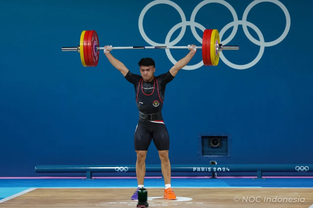 Rizki Juniansyah Raih Emas dari Angkat Besi