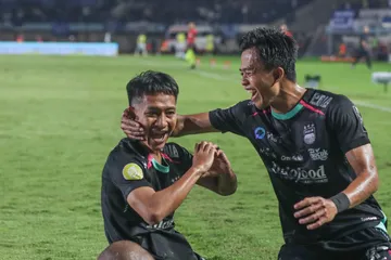 Update Klasemen Liga 1 2024/2025: Persib di Puncak, PSS Poin Minus