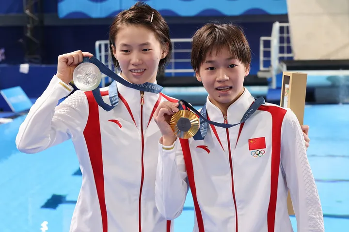 Chen Yu Xi dan Huan Qong Chan Raih Emas di Loncat Indah Olimpiade Paris 2024