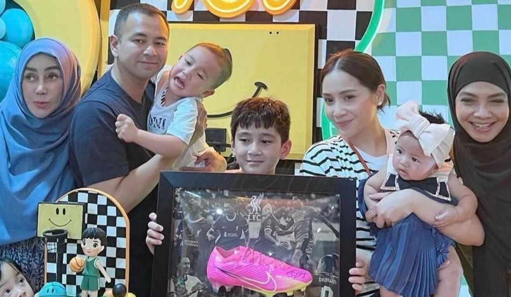 Segini Harga Sepatu Darwin Nunez yang Jadi Hadiah Ulang Tahun Rafathar / Instagram RaffiNagita1717