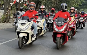 Ribuan Pengguna Honda PCX Rayakan Hari Kemerdekaan Ke-79 RI