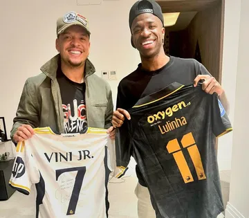 Rodrygo dan Vinicius Jr Punya Koleksi Jersey Madura United