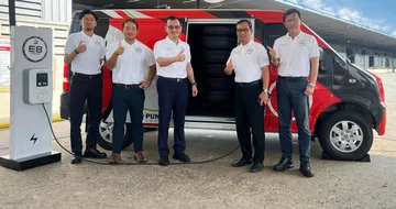 Kurangi Emisi Bridgestone Indonesia Kirim Ban Gunakan Mobil Listrik