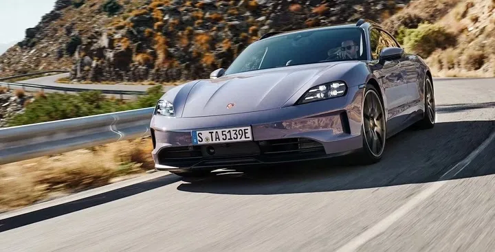 Porsche Taycan - DRIVE