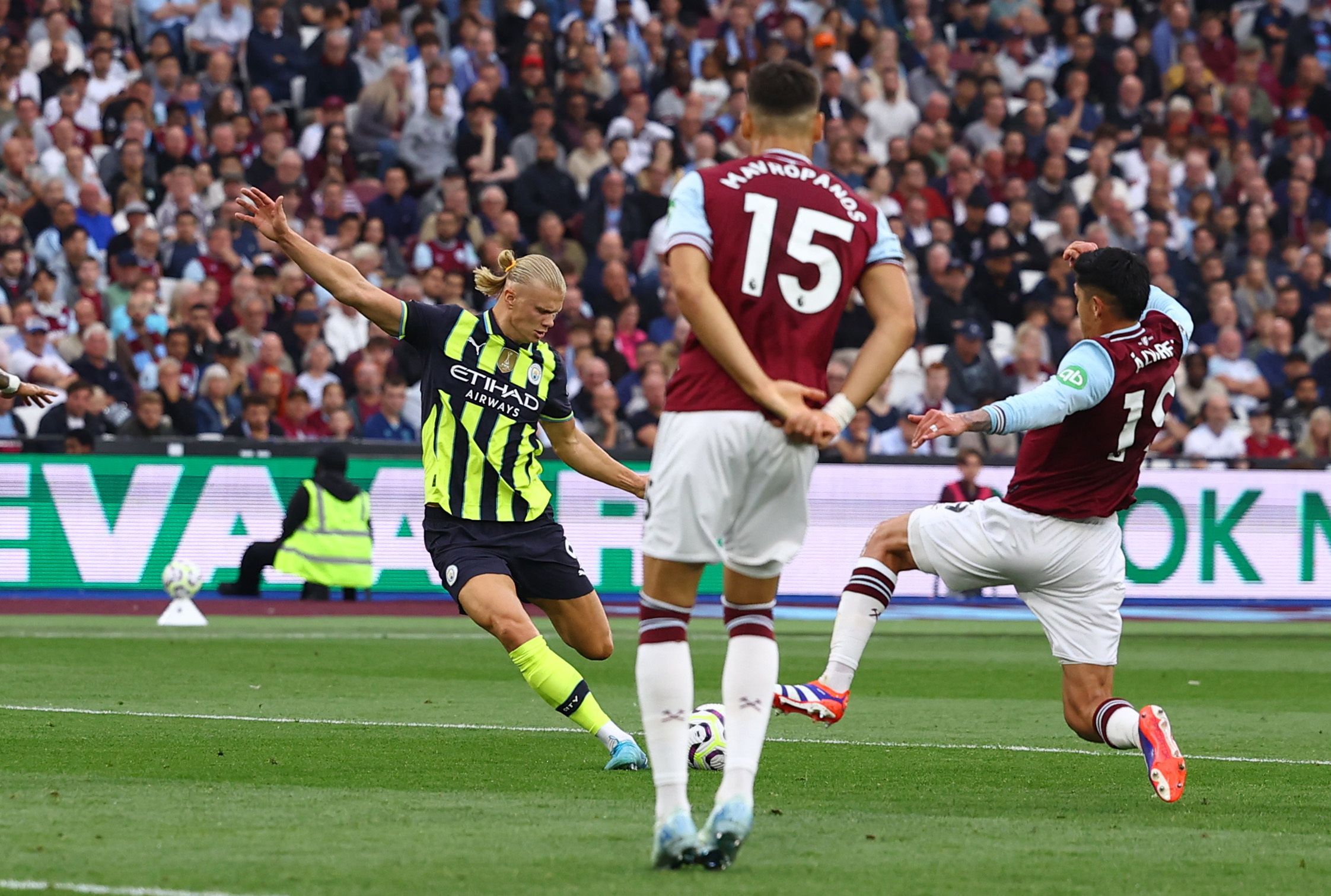 Berikut adalah hasil laga Premier League 2024/2025 antara West Ham United vs Manchester City yang digelar pada Sabtu (31/8/2024) malam WIB dan berakhir 3-1.