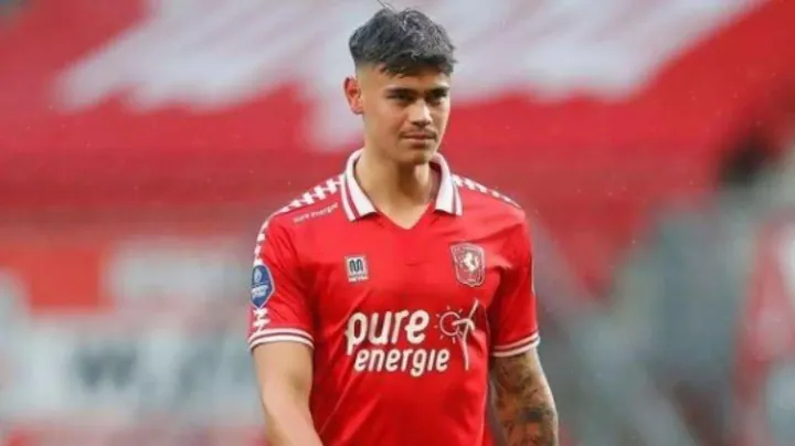 Susunan Pemain FC Twente vs Feyenoord: Mees Hilgers Starter