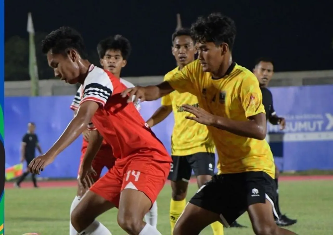 Laga sepakbola PON 2024 antara Kalsel vs Sumbar yang berlangsung di Stadion Blang Paseh, Sigli, 9 September (Asprov PSSI Aceh)