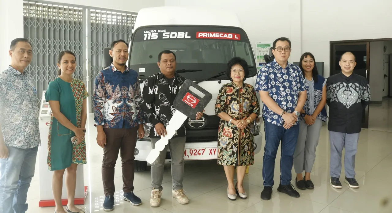 Hino 115 SDBL Prime Cab L Siap Layani Trayek Palu-Ampana