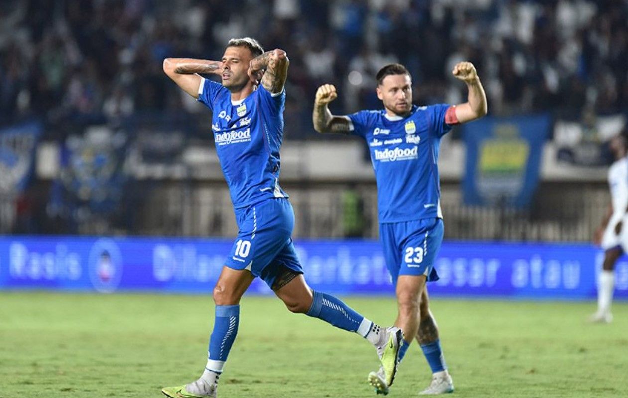 Tyronne del Pino dan Marc Klok saat laga Persib vs PSIS di Liga 1 2024/2025/foto: Website Persib.