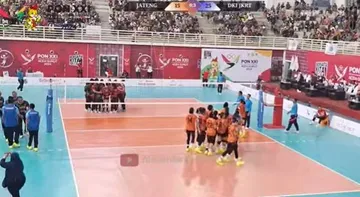 Laga perebutan perunggu voli PON 2024 sektor putri yang mempertemukan DKI vs Jawa Tengah berlangsung di Sumut Sport Center, Deli Serdang, Kamis (19/9/2024)