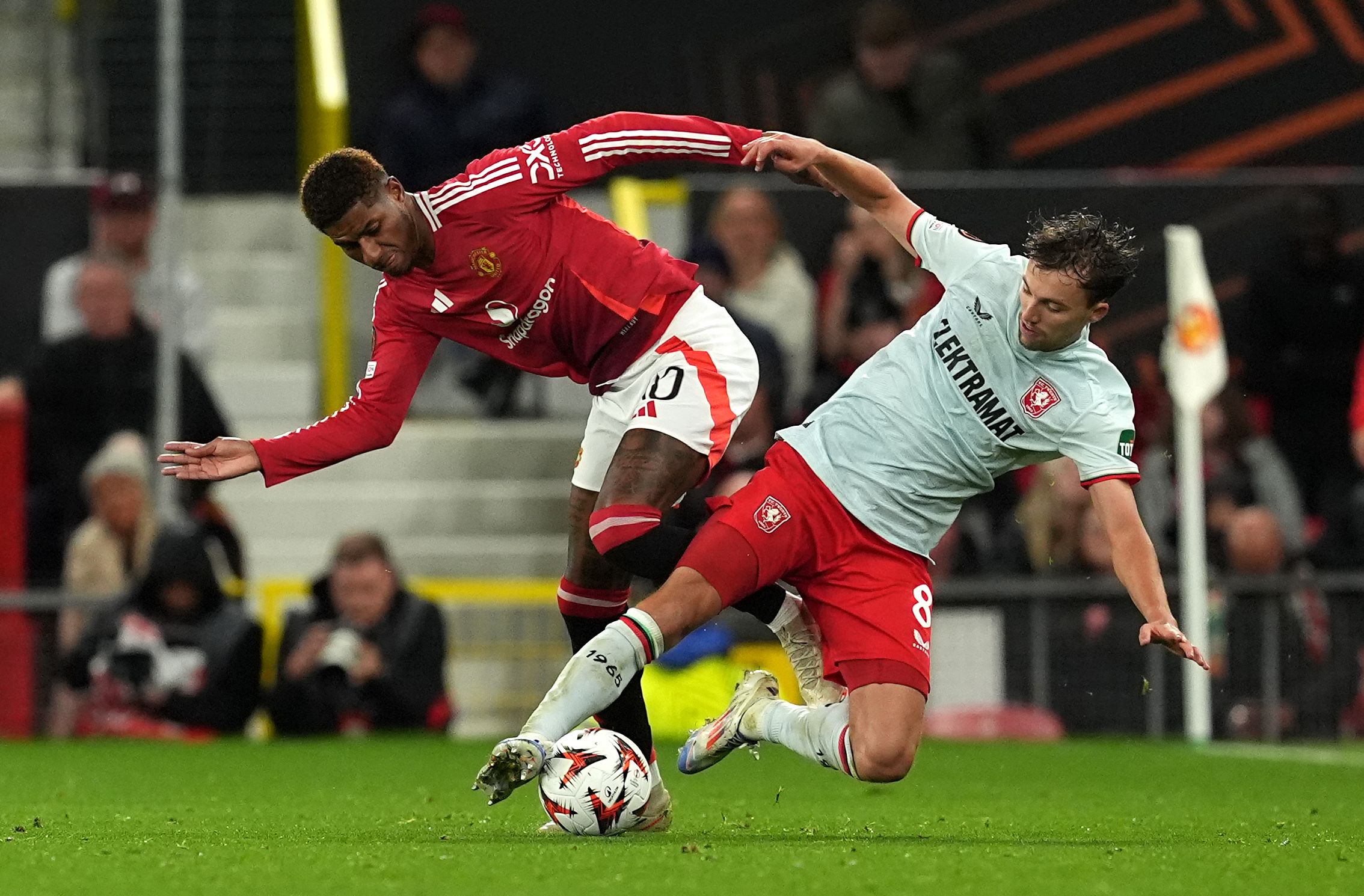 Aksi di laga Manchester United vs FC Twente (x.com/fctwente)