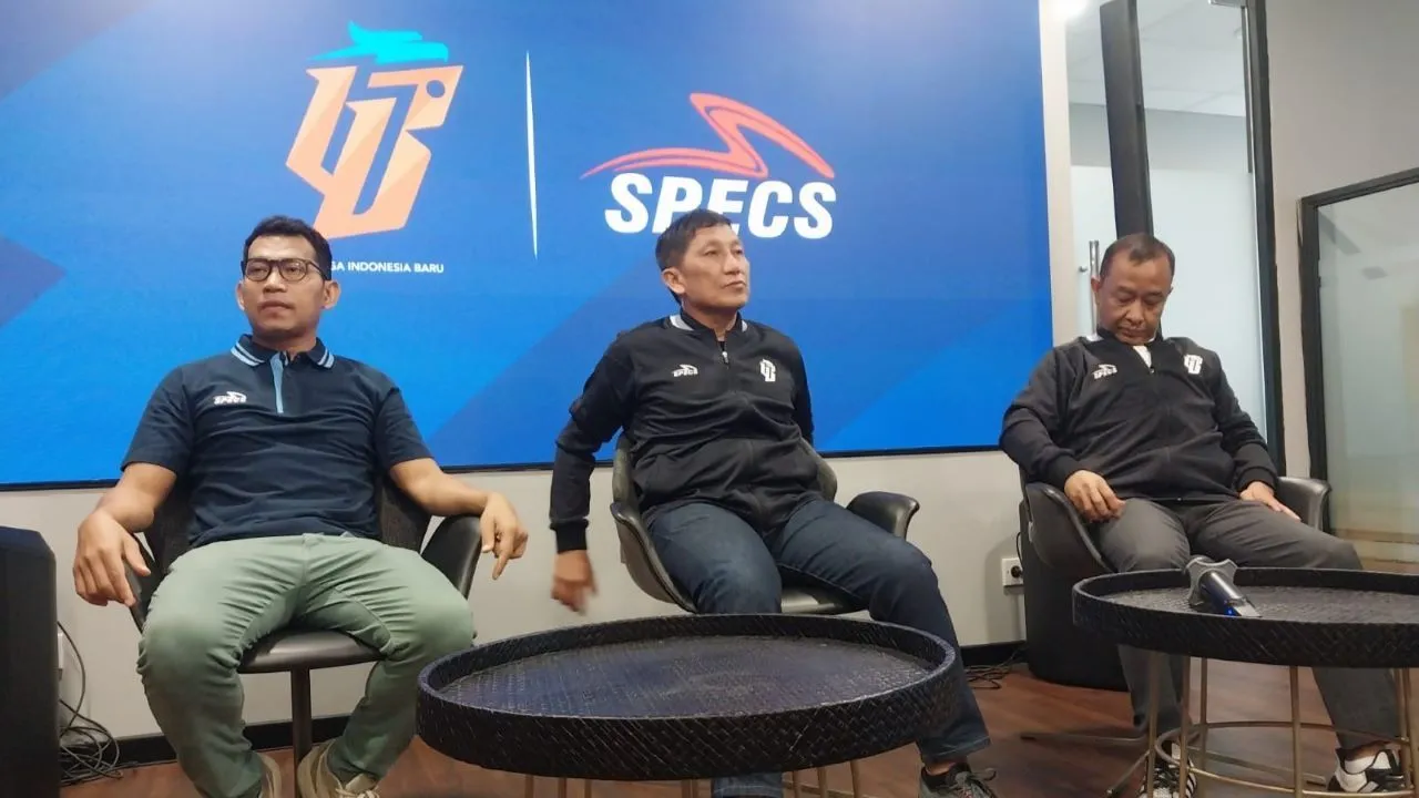 Dirut LIB, Ferry Paulus dan Manajer Marketing Specs, Iwan Saktiawan/ SportCorner.id, Muhammad Nurhendra Saputra