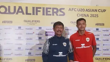 Pelatih Timnas Indonesia U-20, Indra Sjafri dan Donny Tri Pamungkas/ SportCorner, Muhammad Nurhendra Saputra