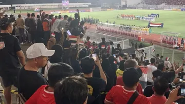 Suporter Timnas Indonesia dan Yaman di Kualifikasi Piala Asia U-20 2025/ Sportcorner, Muhammad Nurhendra Saputra