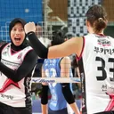 megawati dan vanja bukilic.jpg - Megawati Hangestri dan Vanja Bukilic di laga Red Sparks vs IBK Altos/foto: MHN Sport via Naver.