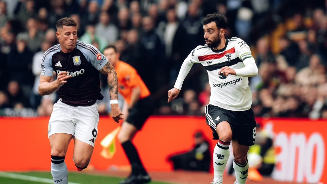 Pemain Manchester United, Bruno Fernandes saat lawan Aston Villa/ X Manchester United