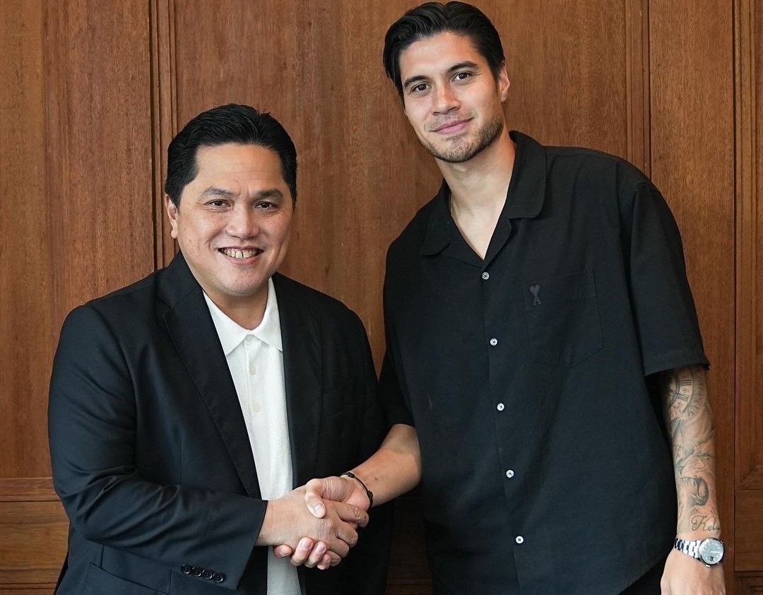 Kevin Diks Salaman dengan Erick Thohir