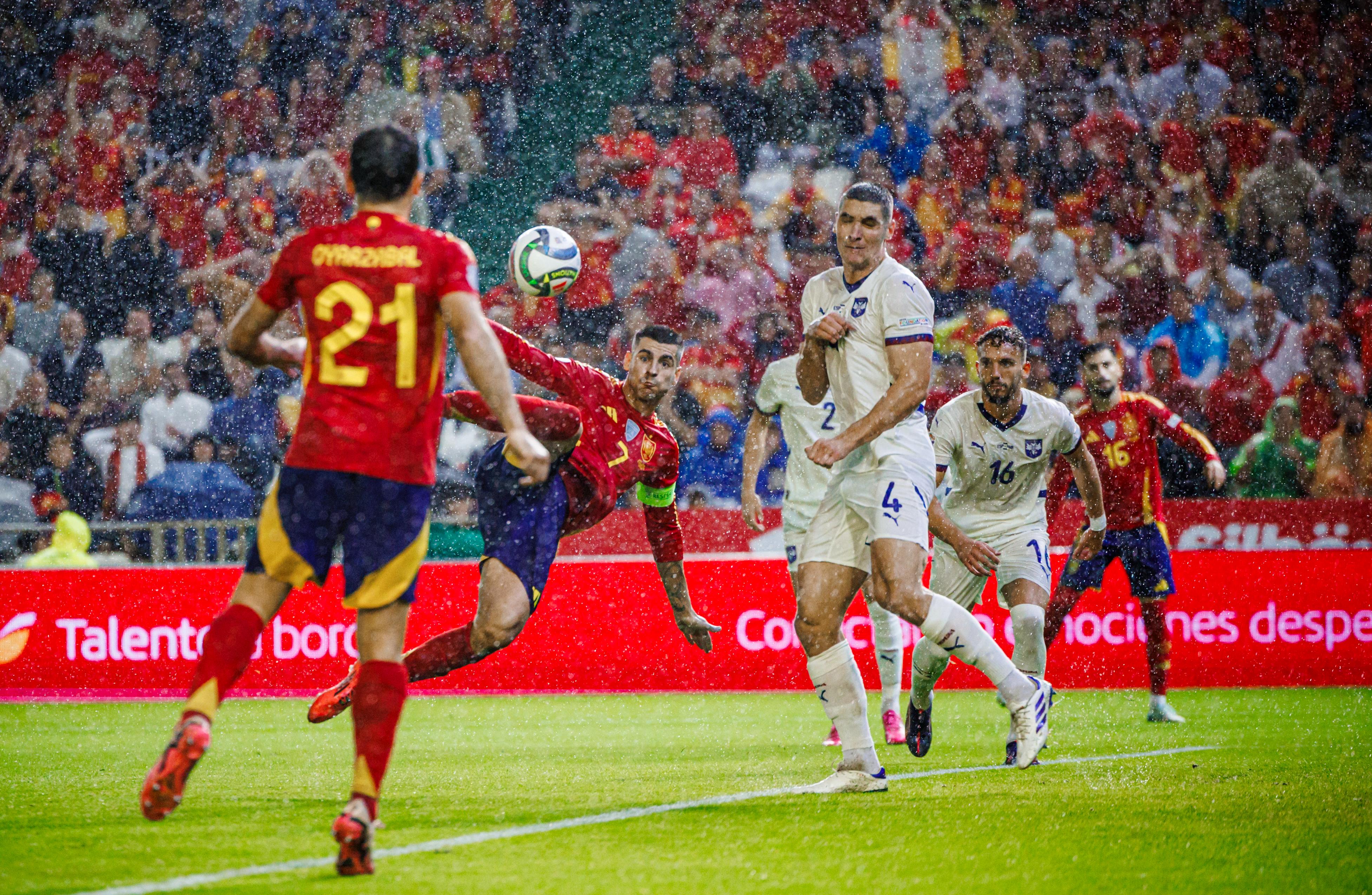 Spanyol vs Serbia (x.com/SEFutbol)