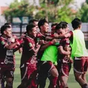 Para pemain Persipa Pati merayakan gol ke gawang Persikas Serang di Stadion Joyokusumo, Pati, Senin (21/10/2024) sore WIB.