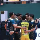 Indomaret vs Tirta Bhagasasi - Tim voli putra Indomaret mengalahkan Perumda Tirta Bhagasasi dalam lanjutan pertandingan Livoli Divisi Utama 2024 Pool B di GOR Tangkas, Pakansari, Cibinong, 23 Oktober (Foto: PBVSI)