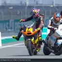 tony arbolino ditabrak zonta.jpg - Momen Tony Arbolino ditabrak Zonta van den Goorbergh di sesi Free Practice Moto2 Thailand 2024/foto: Twitter MotoGP.