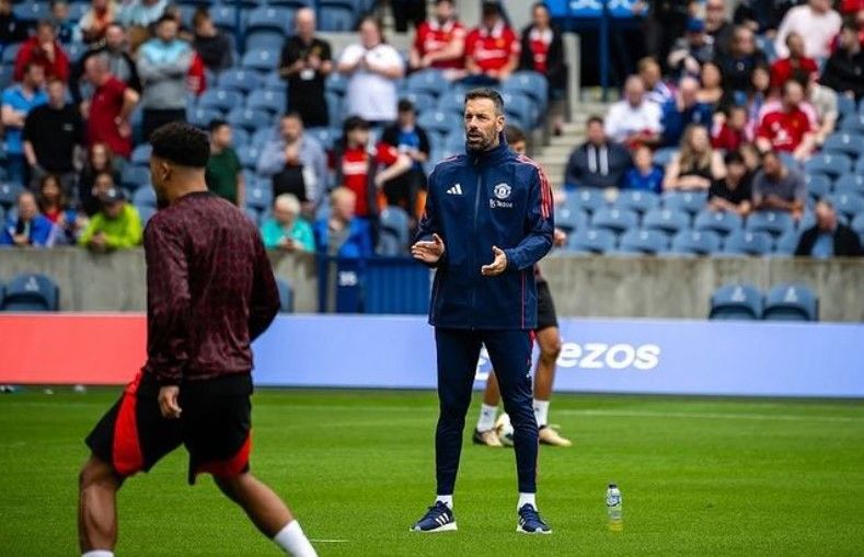 Ruud van Nistelrooy ditunjuk sebagai pelatih interim Man United usai Erik ten Hag dipecat/foto: IG Ruud van Nistelrooy.