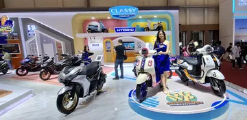 Yamaha Grand Filano Hybrid Hadirkan Pilihan Warna Baru di IMOS 2024