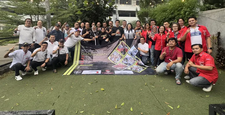 Empat Komunitas Mobil Berbasis Warna Gelar Kopdar Gabungan di Sentul