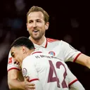 Harry Kane dan Jamal Musiala - Harry Kane dan Jamal Musiala saat pertandingan St Pauli vs Bayern Munchen berlangsung di Stadion Millerntor, Hamburg, Sabtu (9/11/2024). Foto: @bayern