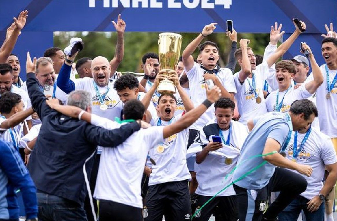 Santos FC U-17 berhasil juara Paulista U-17 2024 usai kalahkan Sao Paulo U-17 di final/foto: IG Santos.