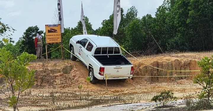 MMKSI Ajak Konsumen di Riau 'Bermain' Off Road bersama All New Triton  