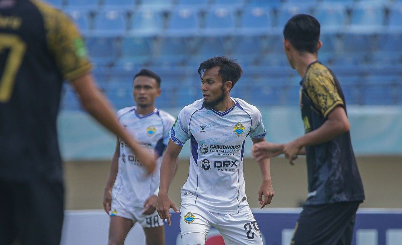 Pertandingan PSKC Cimahi vs Sriwijaya FC di Stadion Si Jalak Harupat, Soreang, Kabupaten Bandung, Jumat (15/11/2024). Foto: PSKC Cimahi