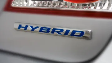 Apa Itu Mobil Hybrid? Ini Keunggulan dan Cara Kerjanya