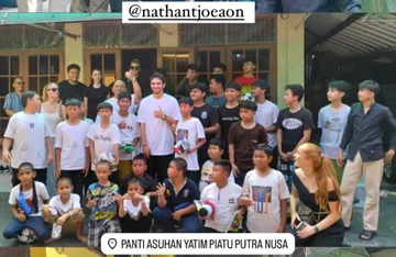 Nathan Tjoe-A-On di Panti Asuhan / Instagram Yayasan Putra Nusa