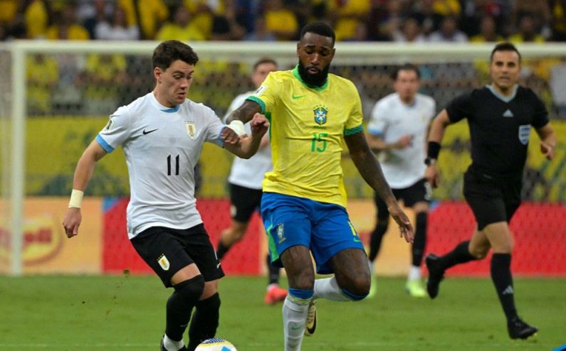 Pertandingan timnas Brasil vs Uruguay berlangsung di Fonte Nova Arena di Salvador Bahia, Selasa (19/11/2024). Foto: Conmebol