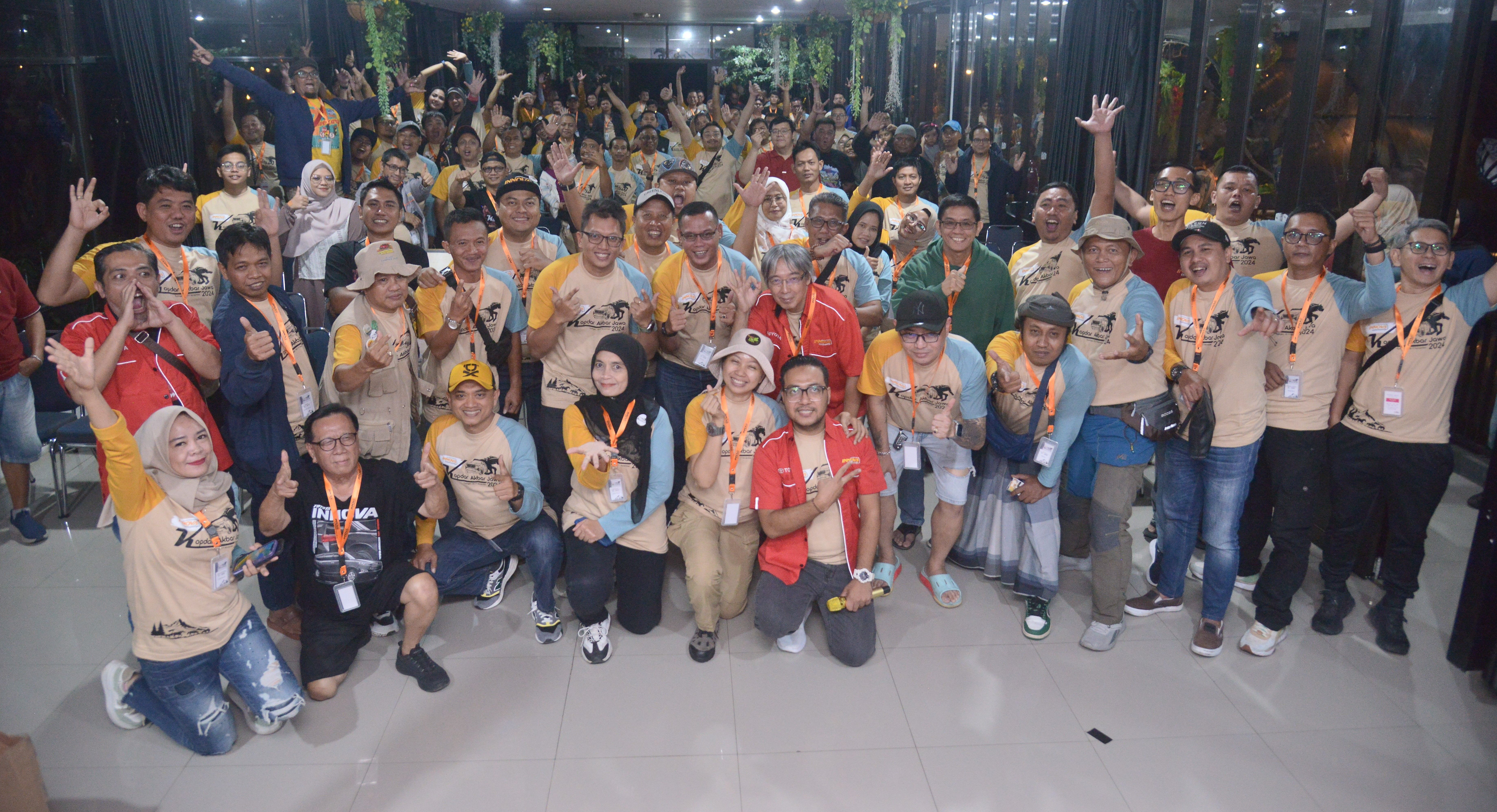 Kopdar IC foto bareng - INNOVA COMMUNITY.