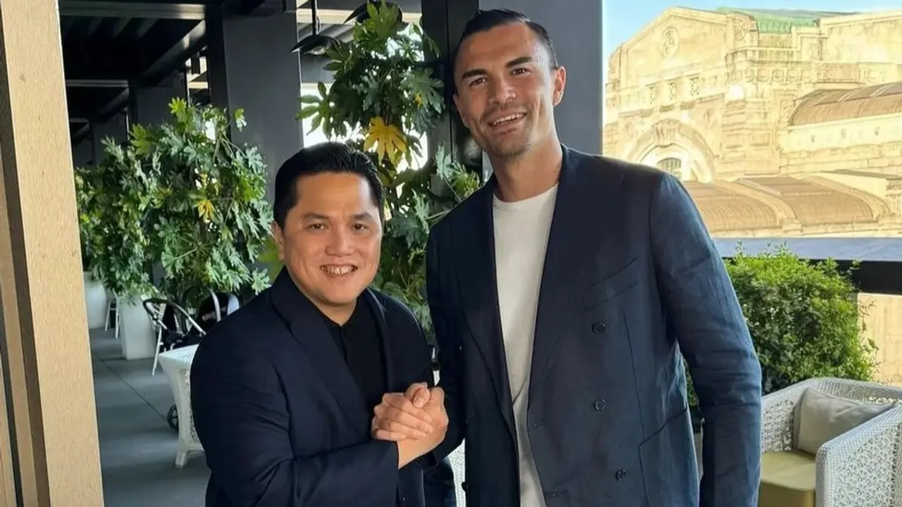 Erick Thohir Salaman dengan Emil Audero Mulyadi (Foto: IG Erick Thohir)