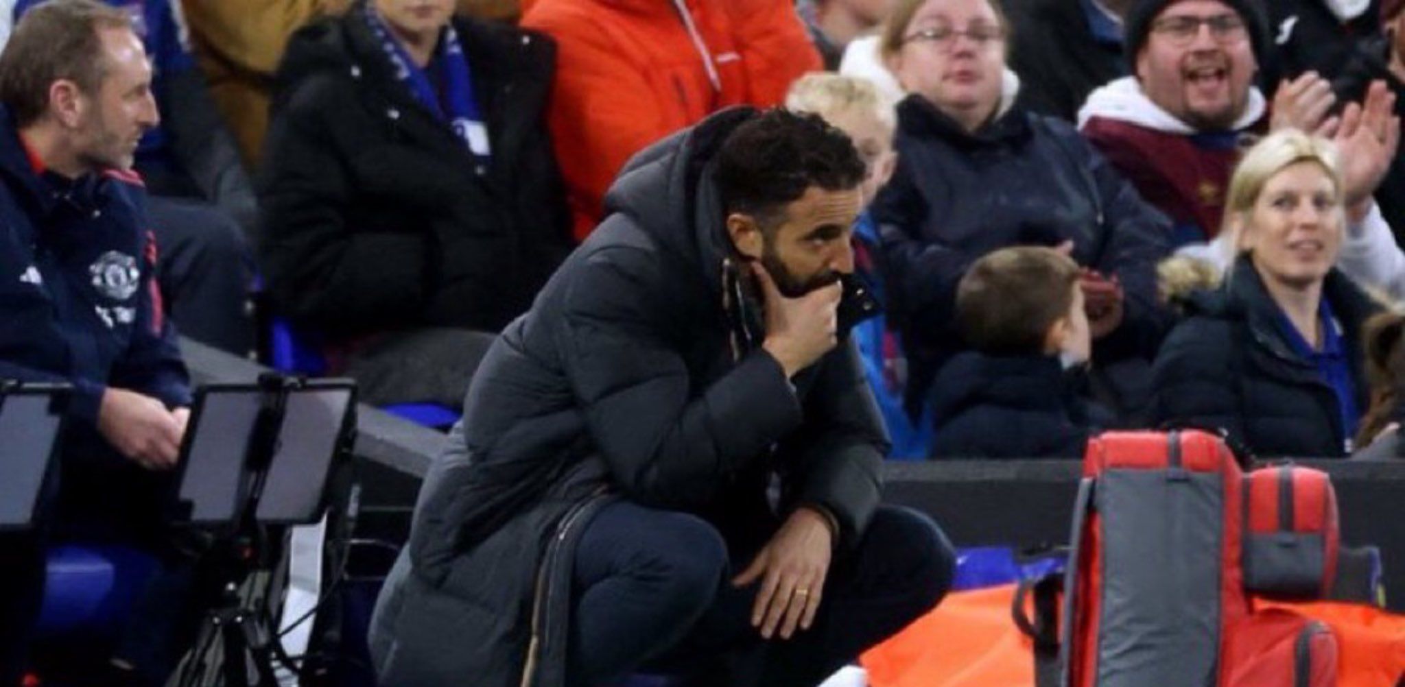 Ruben Amorim saat melakoni laga debutnya sebagai pelatih Man United pada laga melawan Ipswich Town, 24 Novenber 2024 (tangkapan layar siaran langsung)