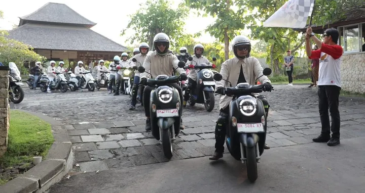 AHM Ajak Komunitas Scoopy Pelesiran Nikmati Keindahan Bali