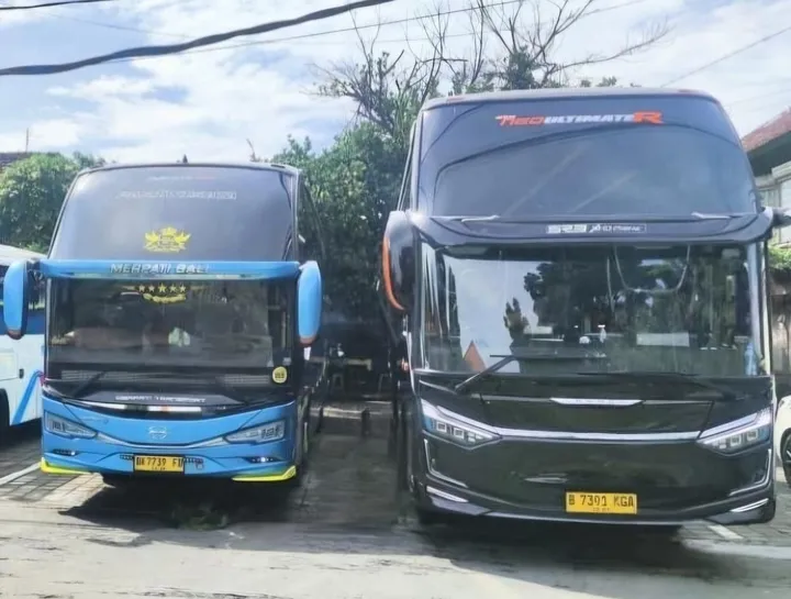 Hino Road Test Bus GB 150 L AT dan RM 280 ABS di Bali