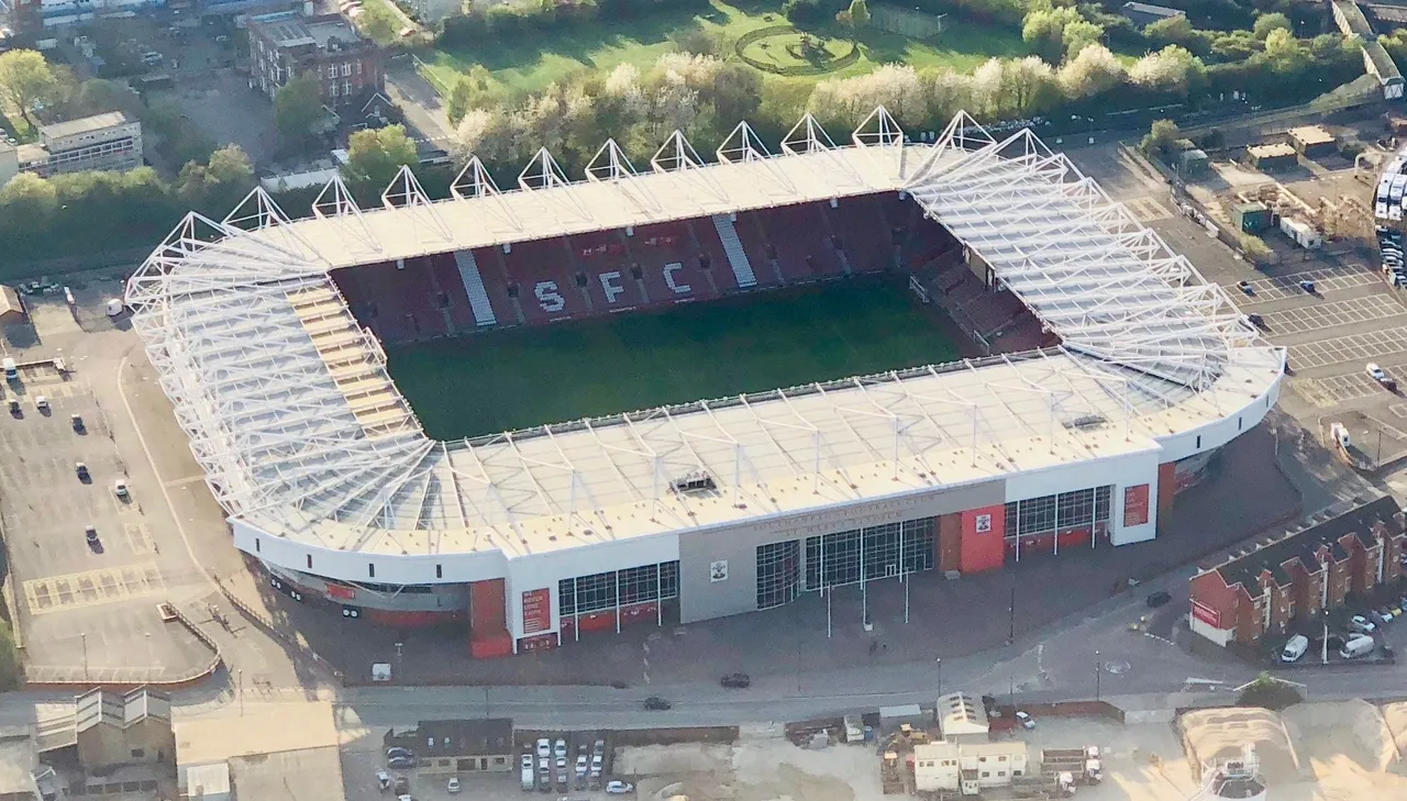 Stadion St Mary's di Kota Southampton (User890899 via Wikipedia)