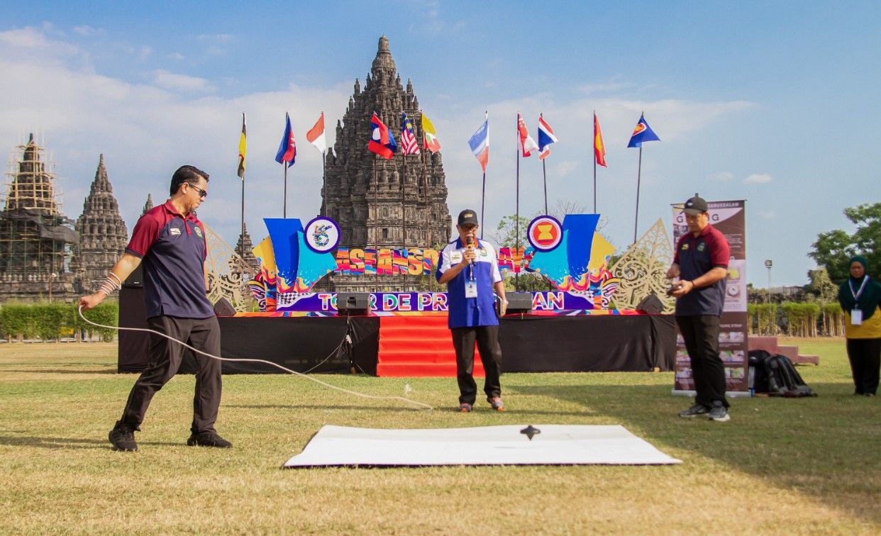 Peserta ASEAN Sports Day 2024 di Candi Prambanan/foto: Kemenpora RI.