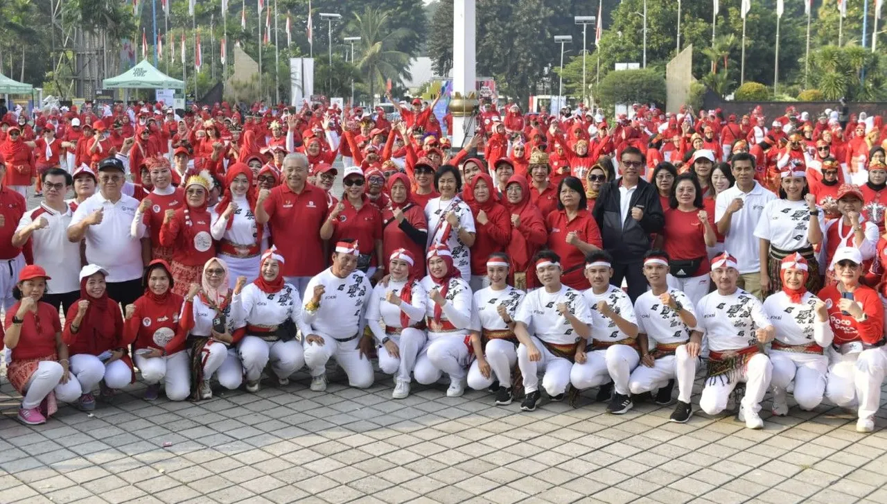 Kemenpora RI peringati 6 tahun rekor senam Poco-poco/foto: Kemenpora RI.