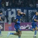 Persib vs Zhejiang - Pemain Persib, David da Silva vs Zhejiang (Foto: IG Persib)