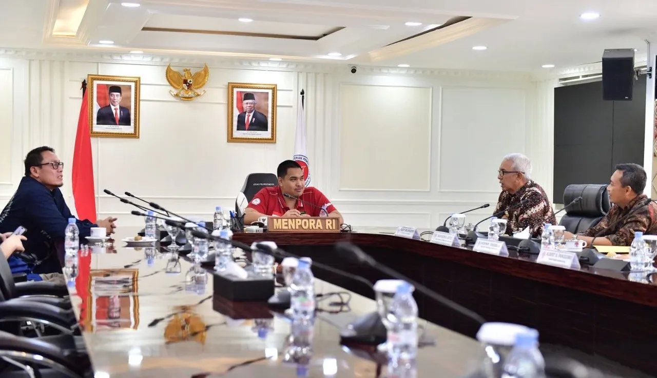Menpora RI Dito Ariotedjo bersama PJ Gubernur Gorontalo membahas mengenai pembinaan sepak takraw/foto: Kemenpora RI.