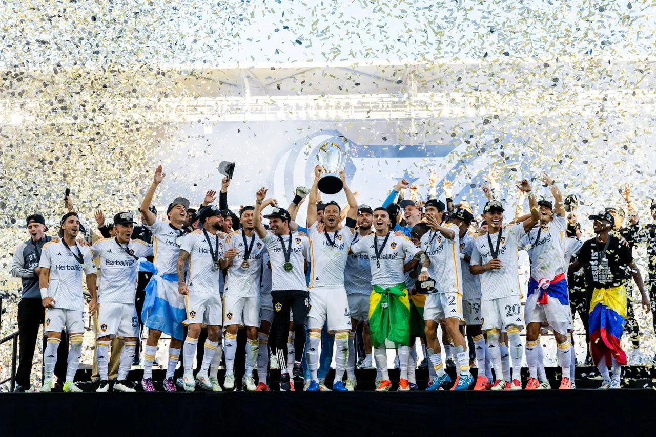 Selebrasi juara para pemain LA Galaxy usai memenangi final MLS Cup 2024, 7 Desember (@LAGalaxy)