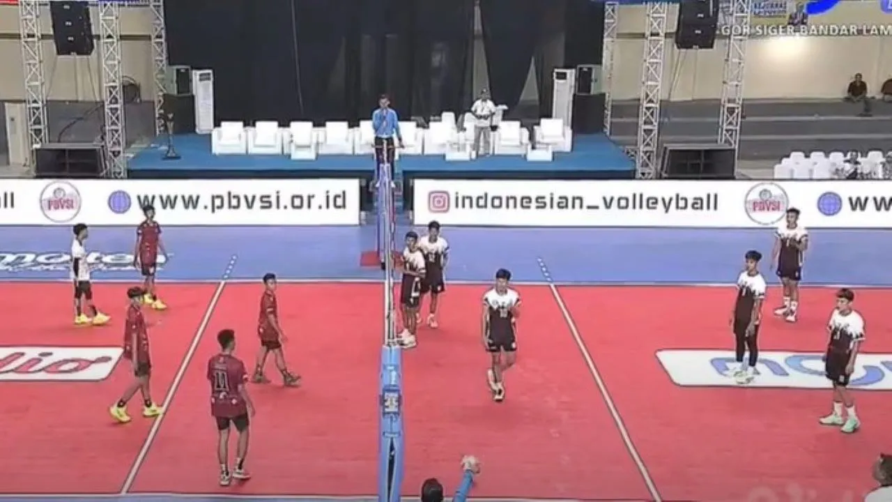 Batam Tectona vs Bulungan di Kejurnas Voli U-19 2024/Tangkapan Layar